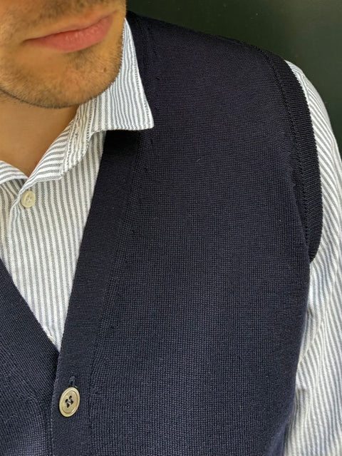 Cardigan sans manches en laine mérinos marine
