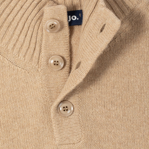 Pull col montant boutonné en lambswool beige