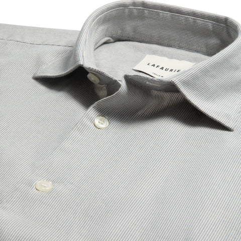 Chemise à fine rayures