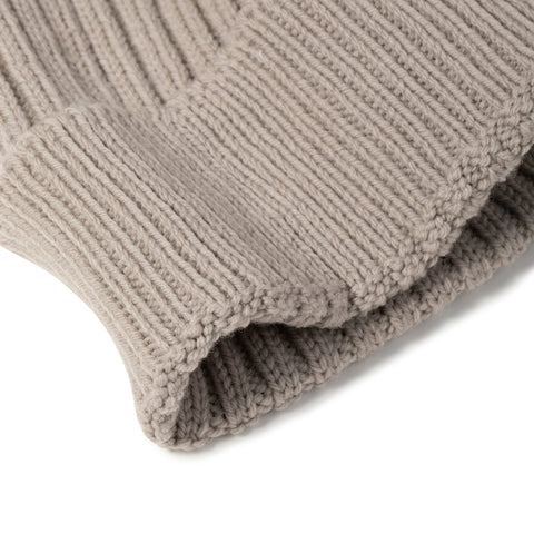 Bonnet à côtes en laine taupe