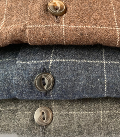 Chemise en flanelle de coton à carreaux gris