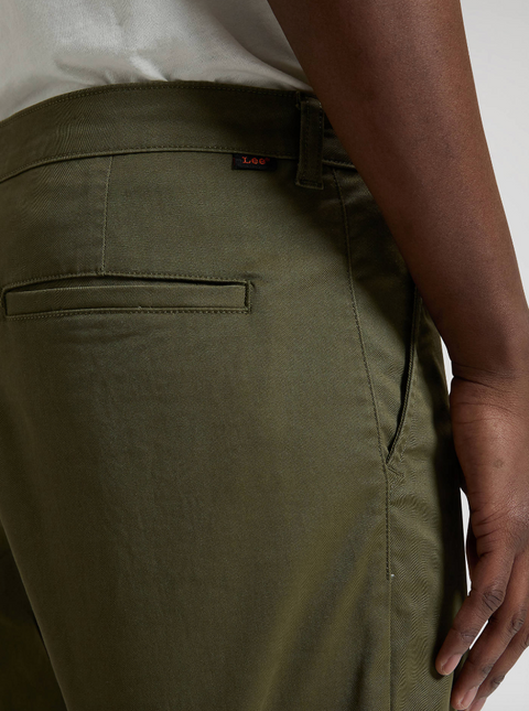 Chino Lee coupe regular vert moss