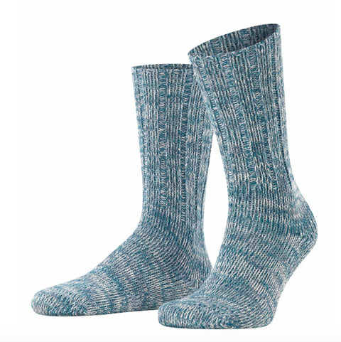 Jo Vêtement boutique pour homme à Paris Montmartre et Batignolles. Nouvelle collection hiver 2021. Chaussettes falke bleu ciel paire 