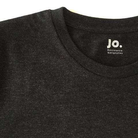 jo-vetement-tshirt-homme-coton-bio-anthracite-detail